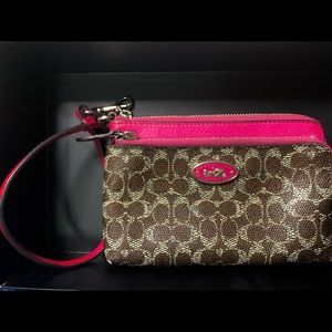 Coach Clutch- classic logo